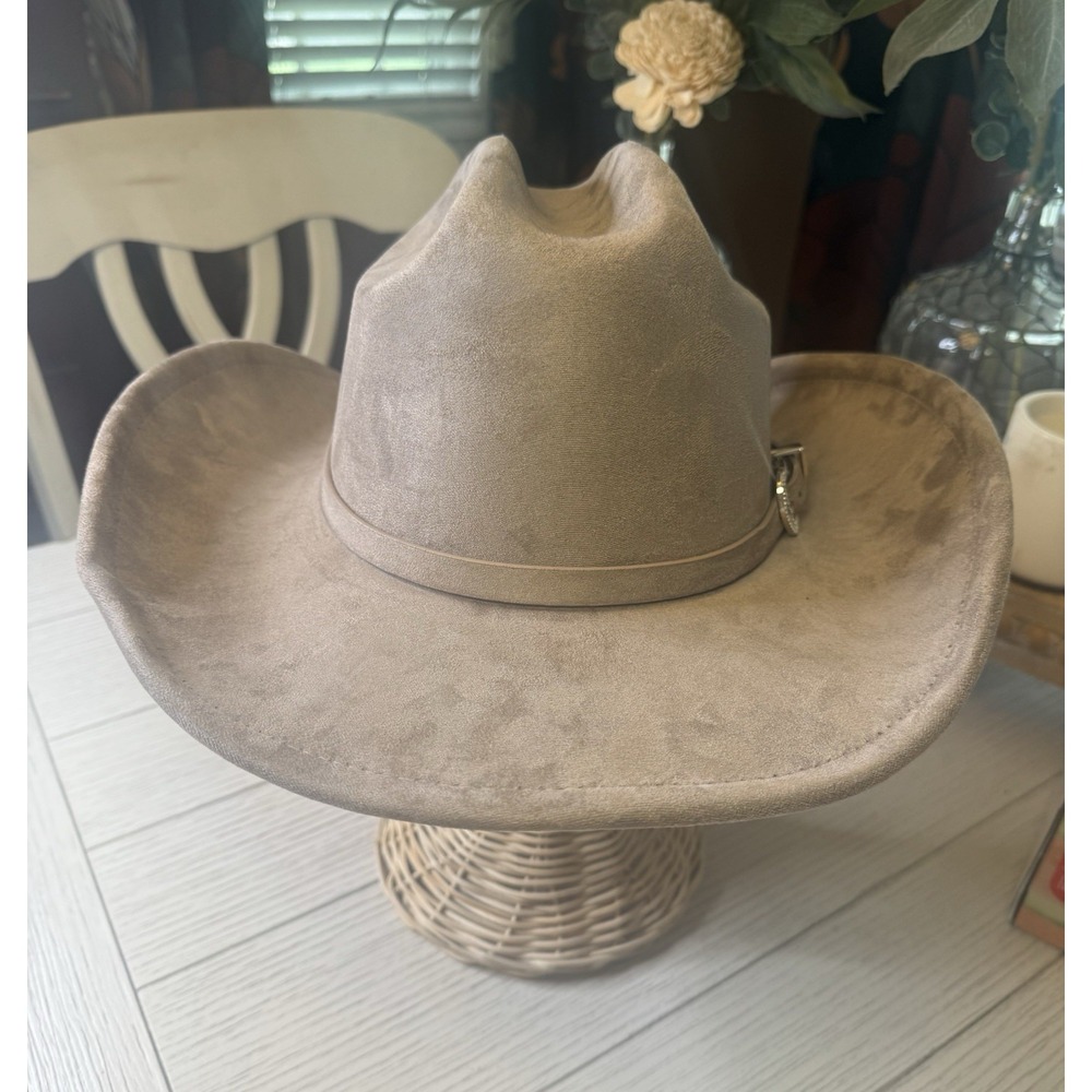 ILLUMA NWT Western Cowboy Women's Hat W/Silvertone Sparkle Buckle polyester felt